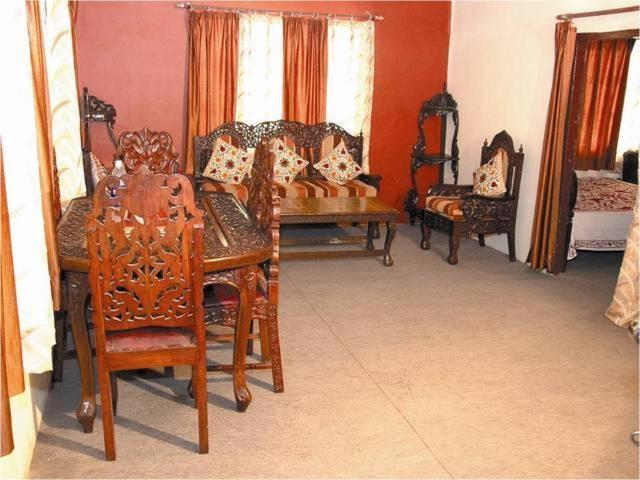 Hotel Surya Kiran Mussoorie Room photo